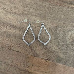 Kendra Scott Sophia Drop earrings in silver.
